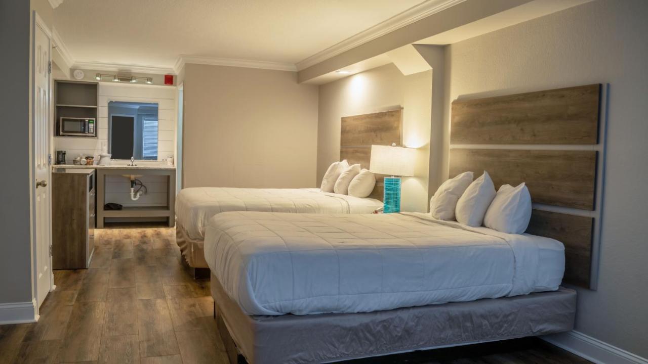 Islander Hotel & Resort 에메랄드 아일 외부 사진