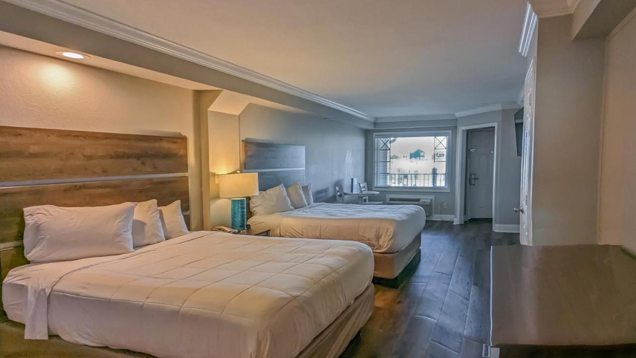 Islander Hotel & Resort 에메랄드 아일 외부 사진
