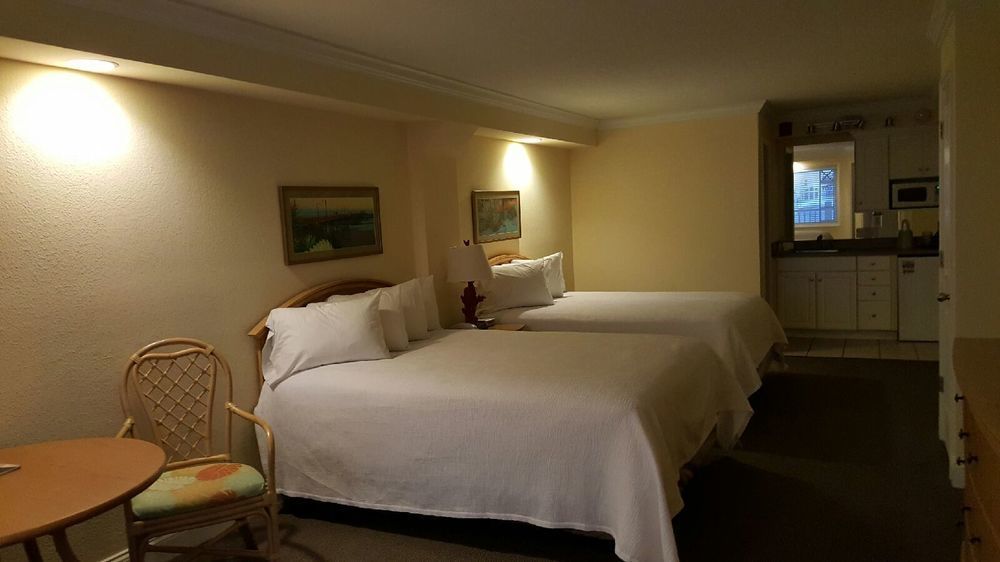 Islander Hotel & Resort 에메랄드 아일 외부 사진