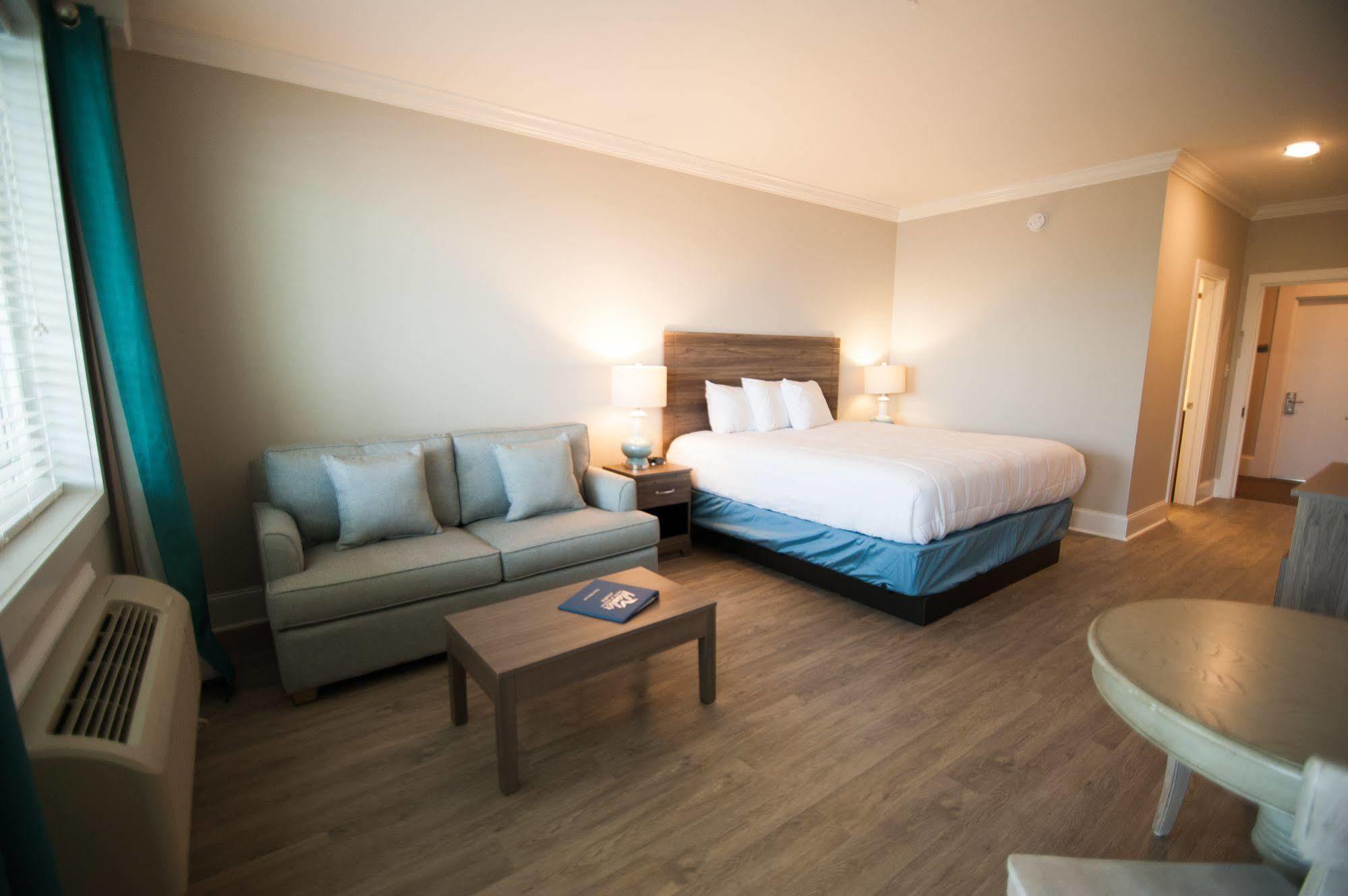 Islander Hotel & Resort 에메랄드 아일 외부 사진